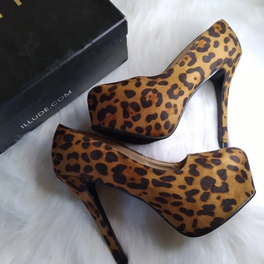 ILLUDE leopard suede heels size 6 1/2 office siren